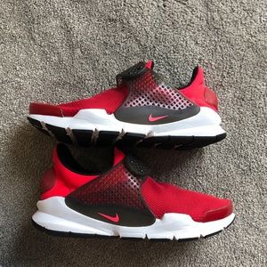 Nike Sock Dart GS (5 youth/women’s 7)